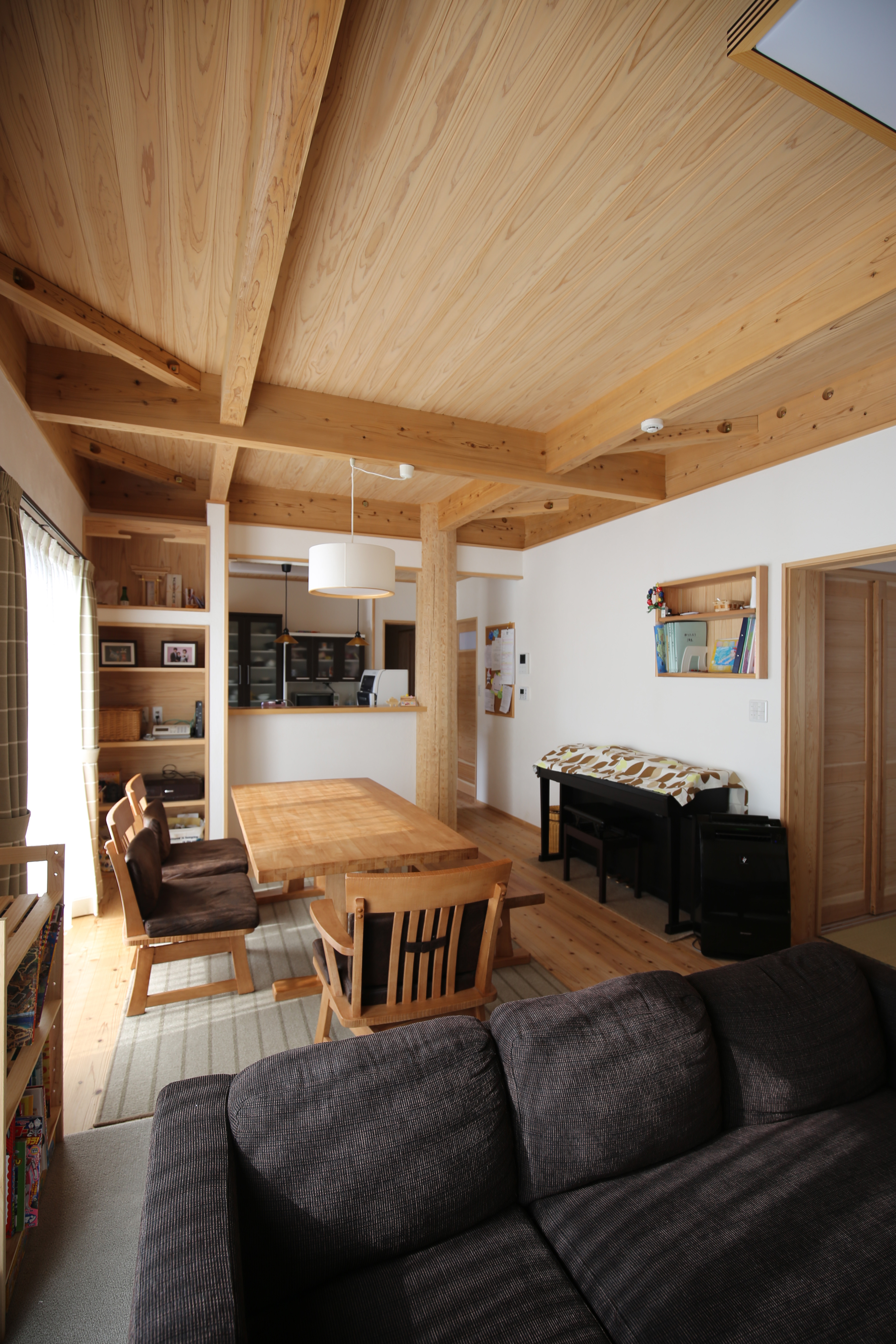 幼なじみの大工の棟梁が建てた収納が充実してる家