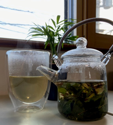 春のどくだみ茶