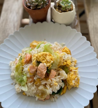 塩鮭とレタスのチャーハン
