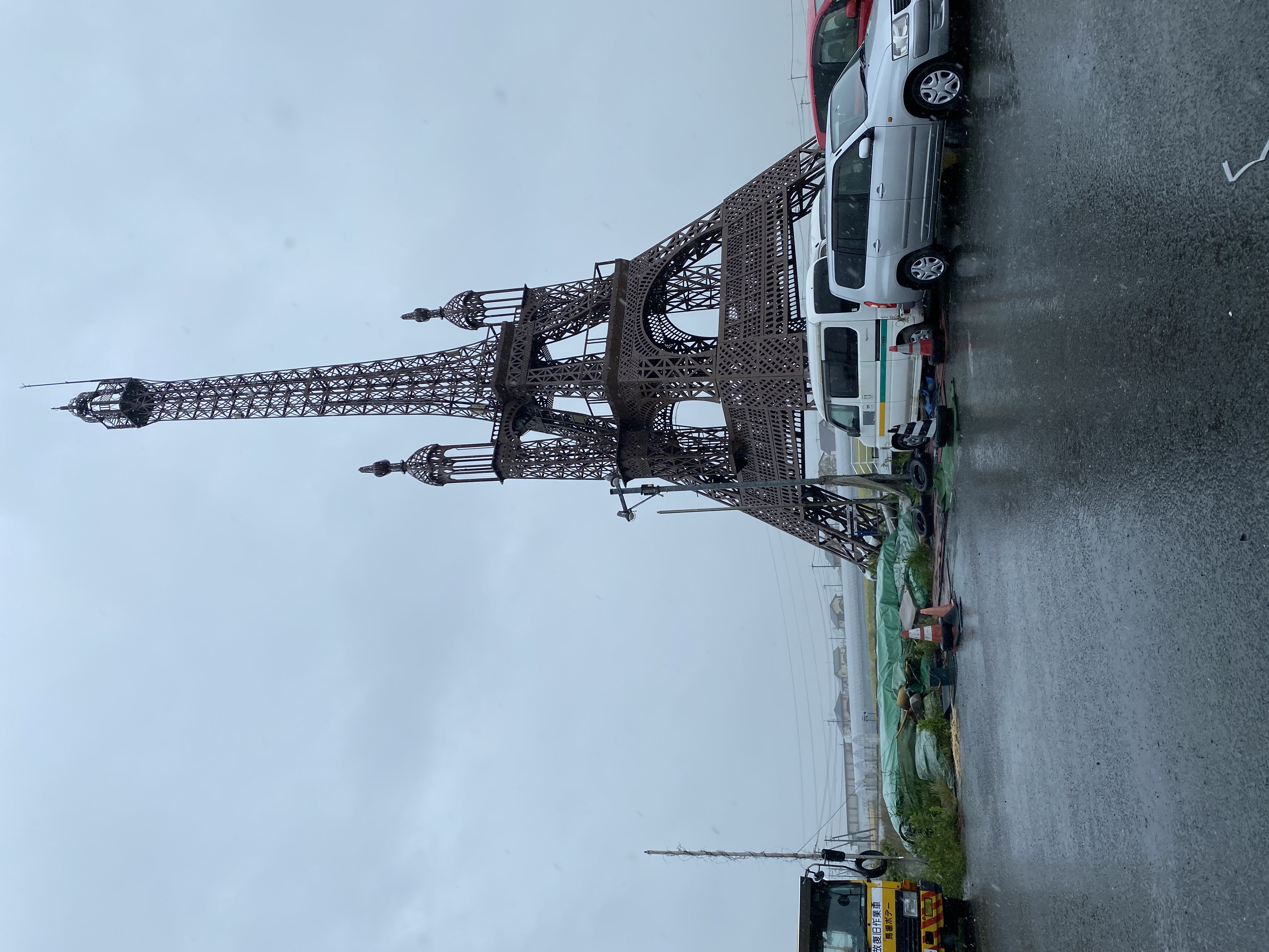 エッフェル塔？