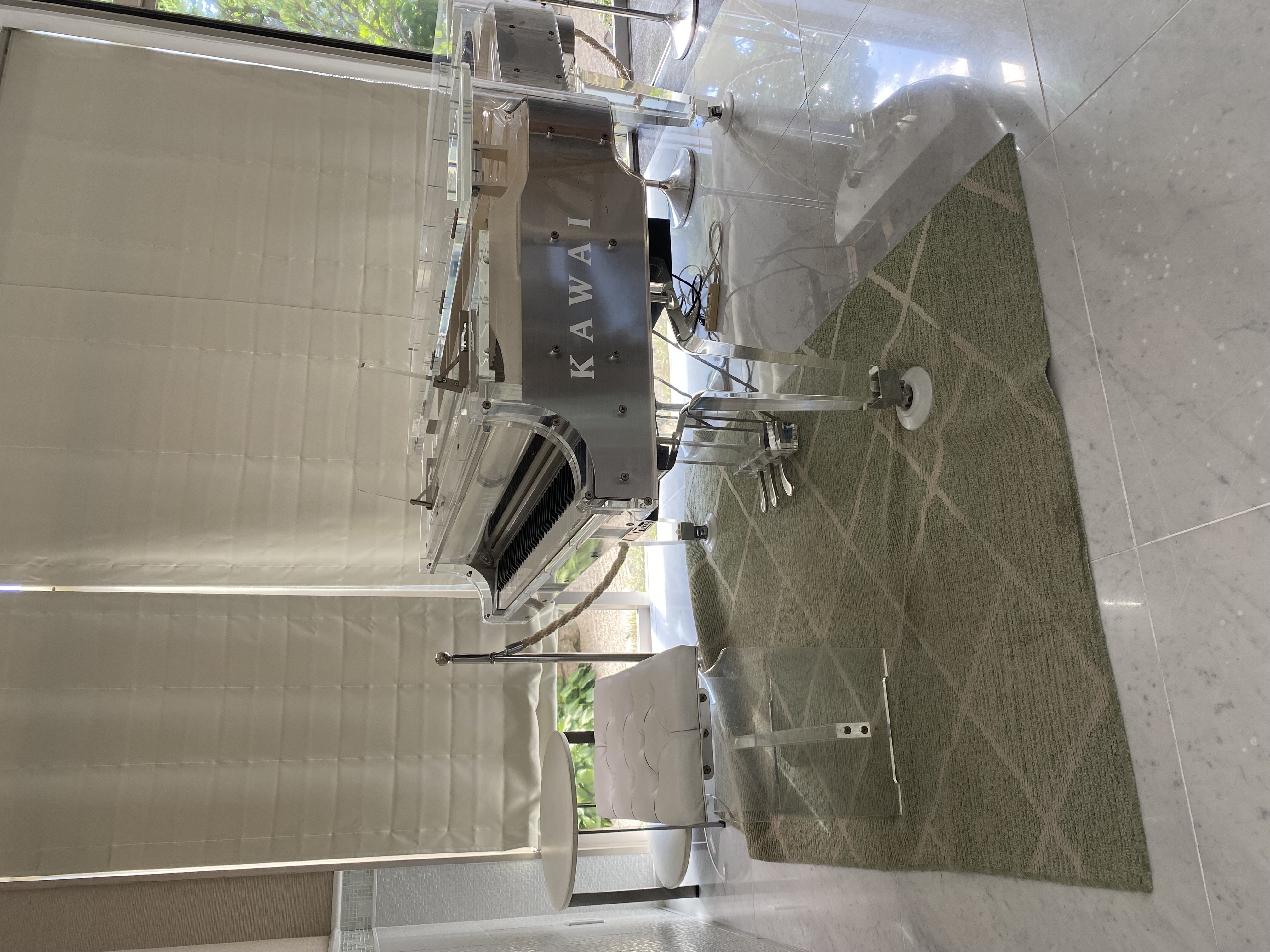 クリスタルピアノ